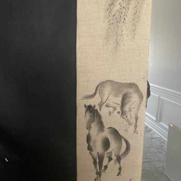 VINTAGE   HAND  PAINTED   HORSES  WALL SCROLL  SIGNED. - Picture 1 of 3